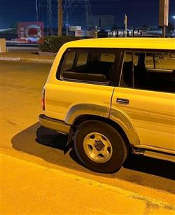 تۆیۆتا لاند کروزەر